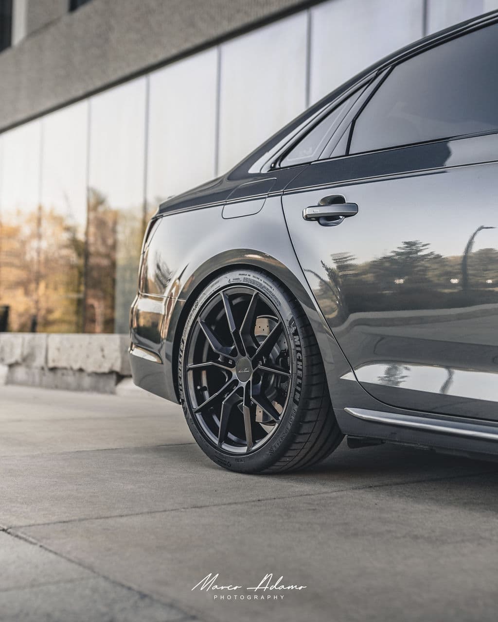 Side profile of 2018 Audi S4 with wheels