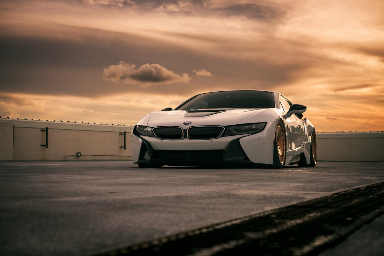 Side profile of 2018 BMW i8 with vehicle wraps