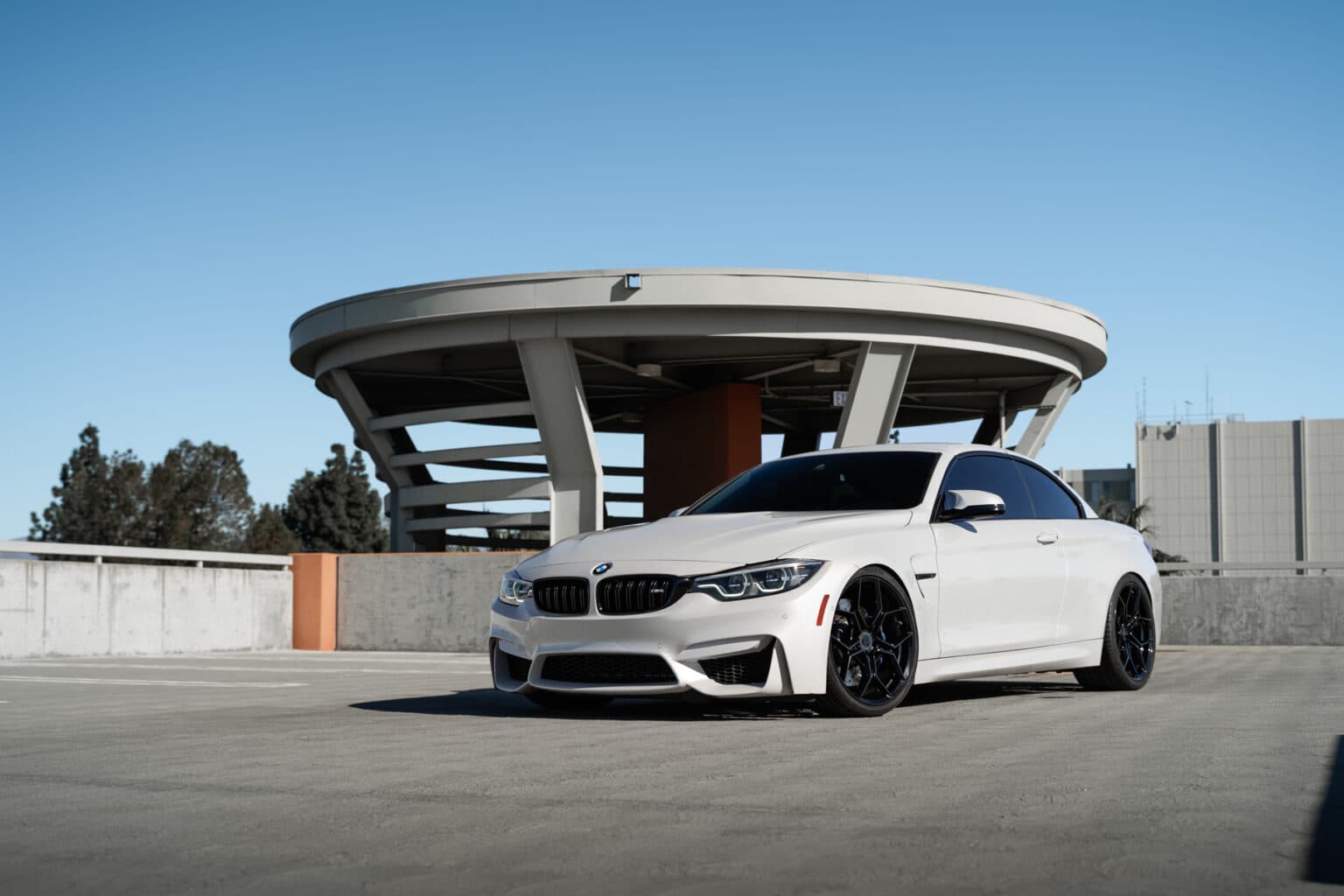 2018 BMW M4 — wheels, front view
