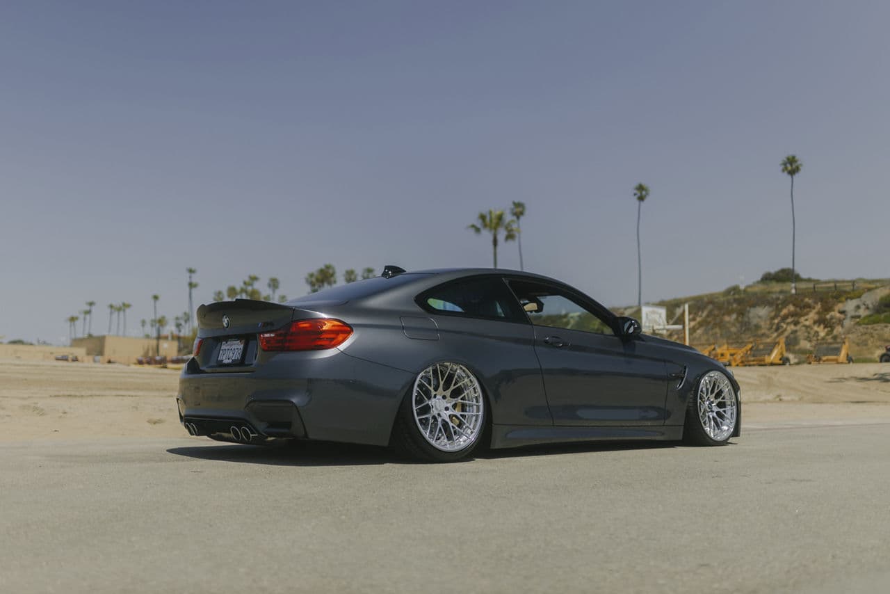 Side profile of 2018 BMW M4 with wheels