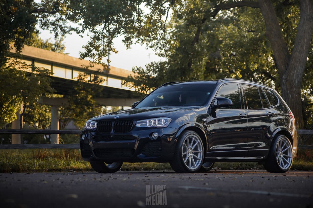 Front view of 2018 BMW X3 with wheels