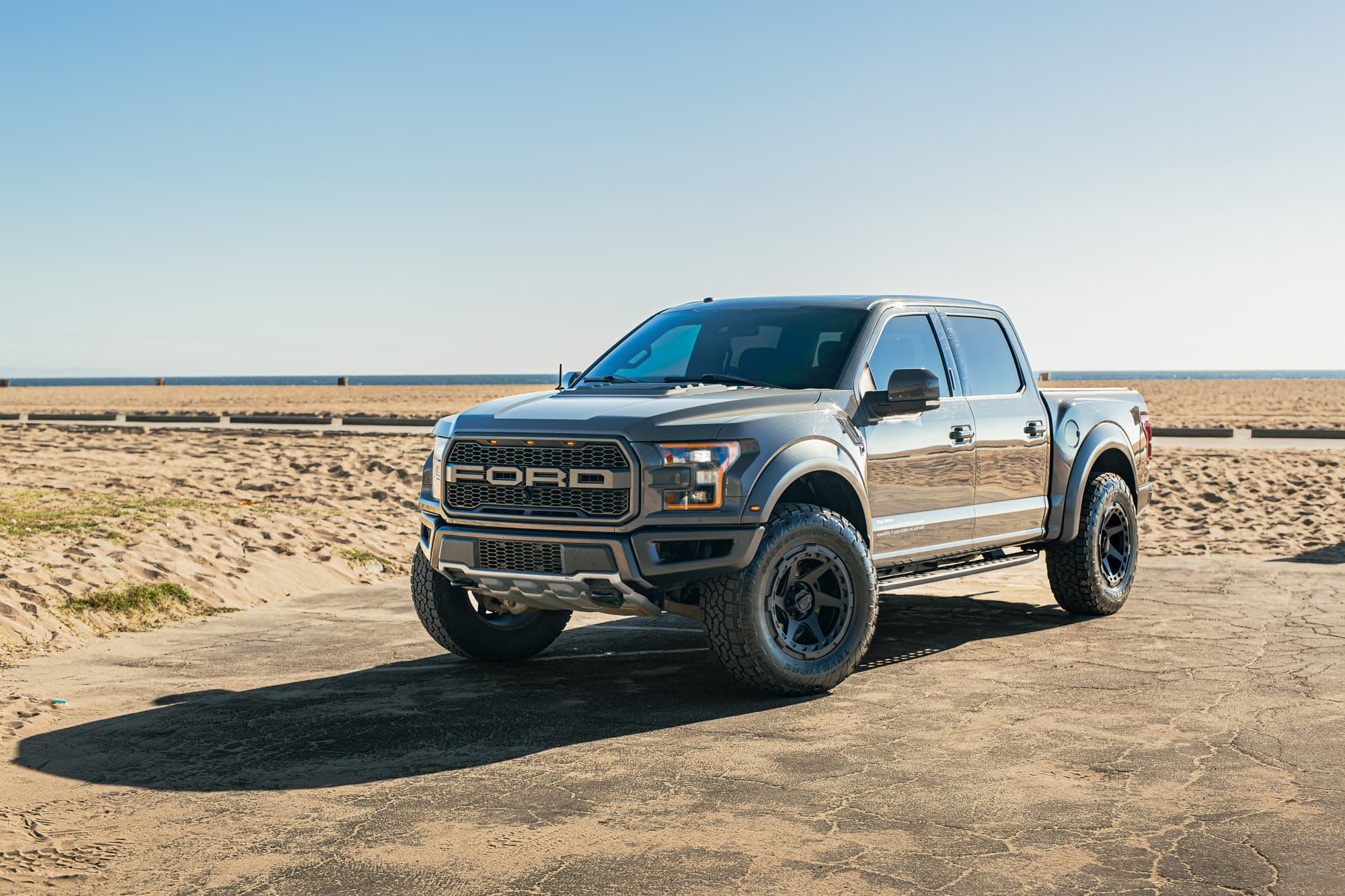 2018 Ford F-150 Raptor — wheels, side profile