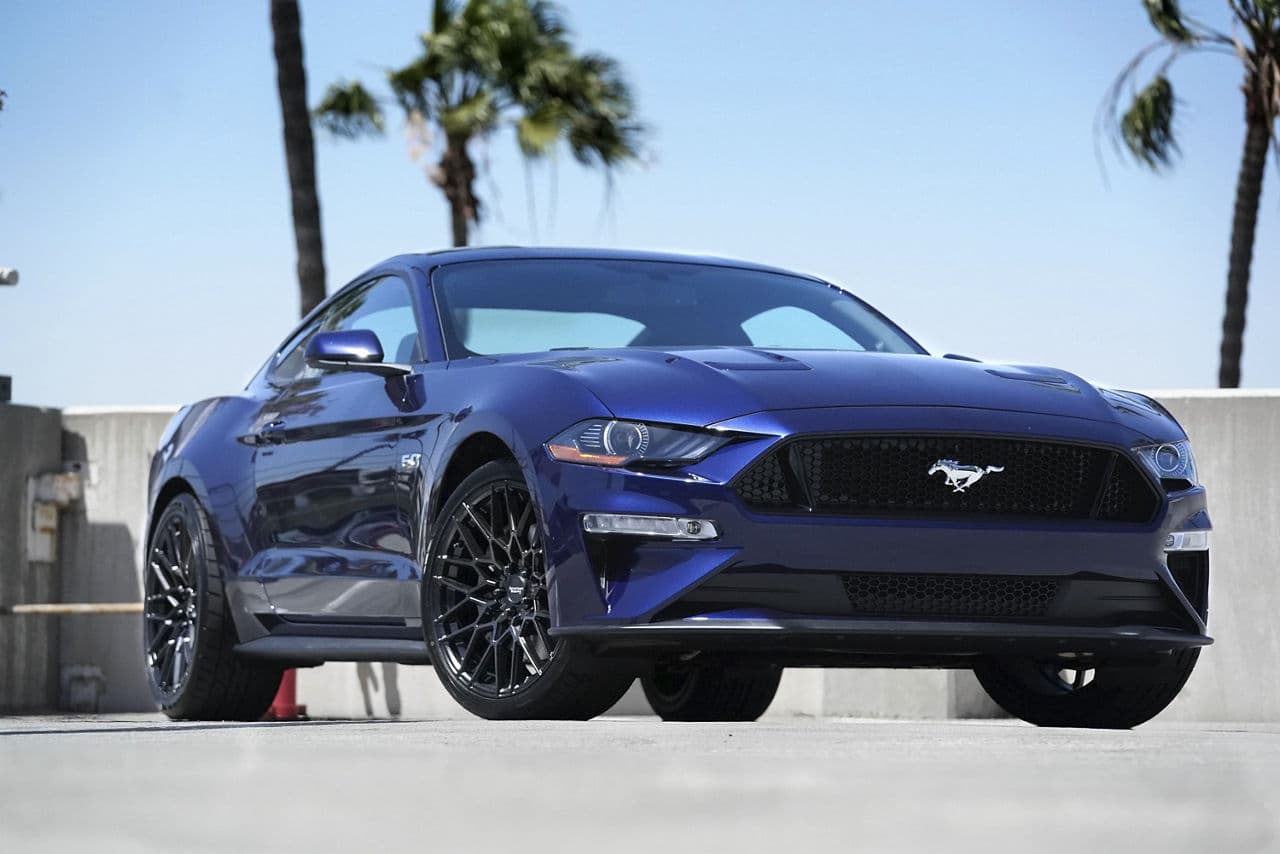 Front view of 2018 Ford Mustang GT with wheels