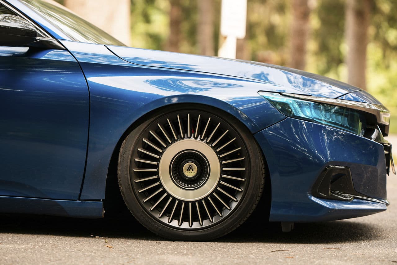 Side profile of 2018 Honda Accord with wheels