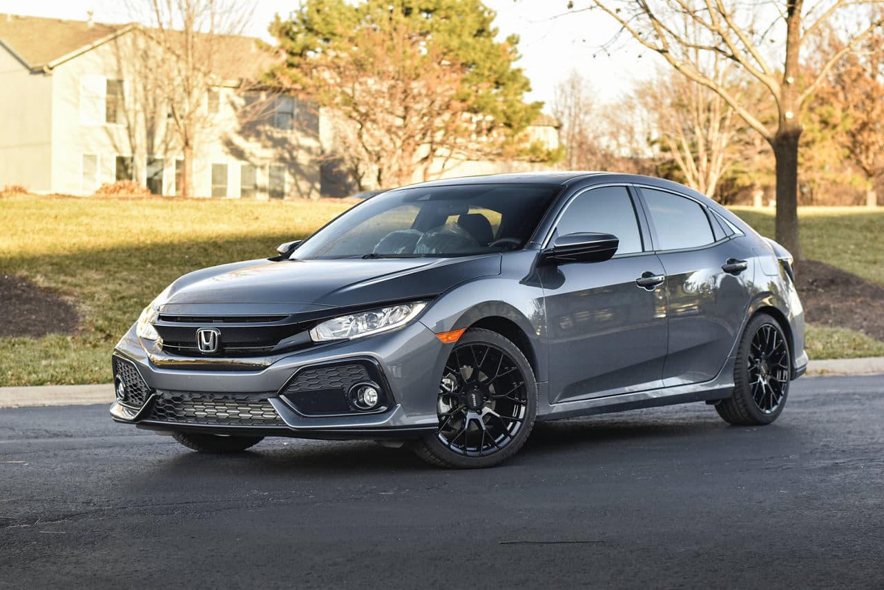 Front view of 2018 Honda Civic with wheels