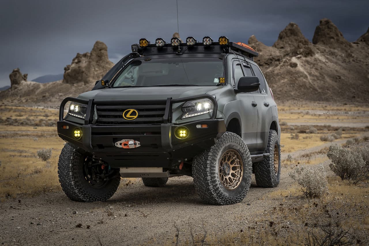 Front view of 2018 Lexus GX460 with wheels