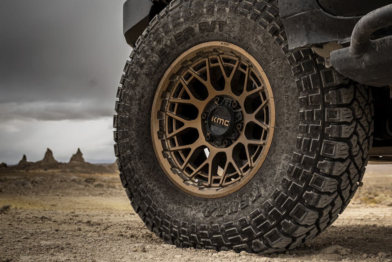 Detail view of 2018 Lexus GX460 with wheels