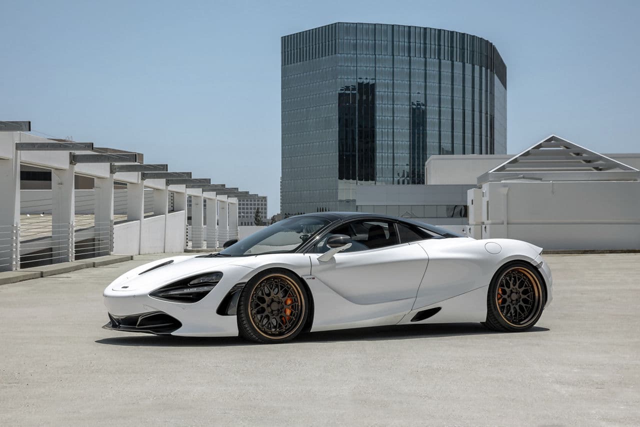 Front view of 2018 McLaren 720S with wheels