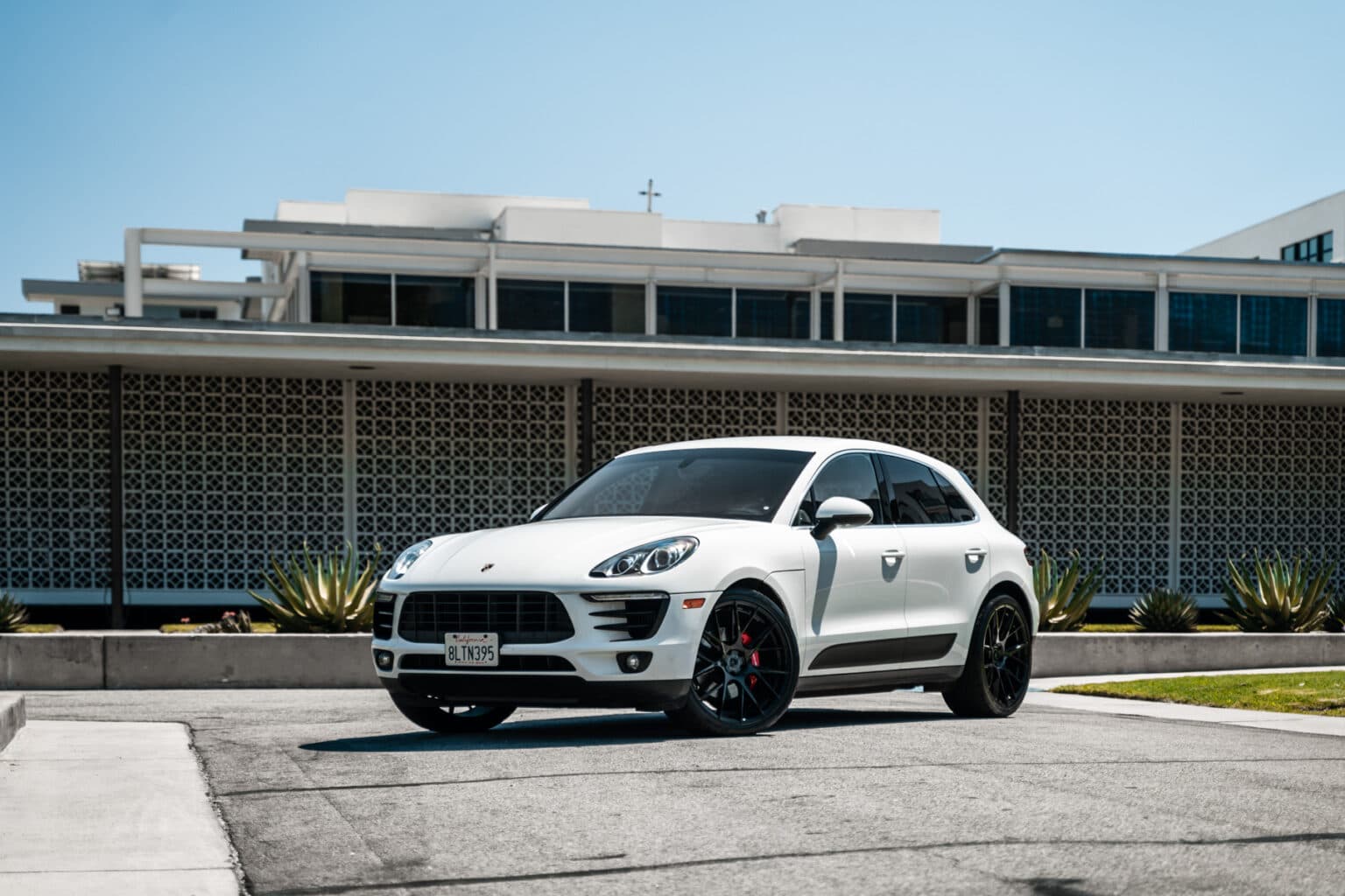 2018 Porsche Macan — wheels, front view
