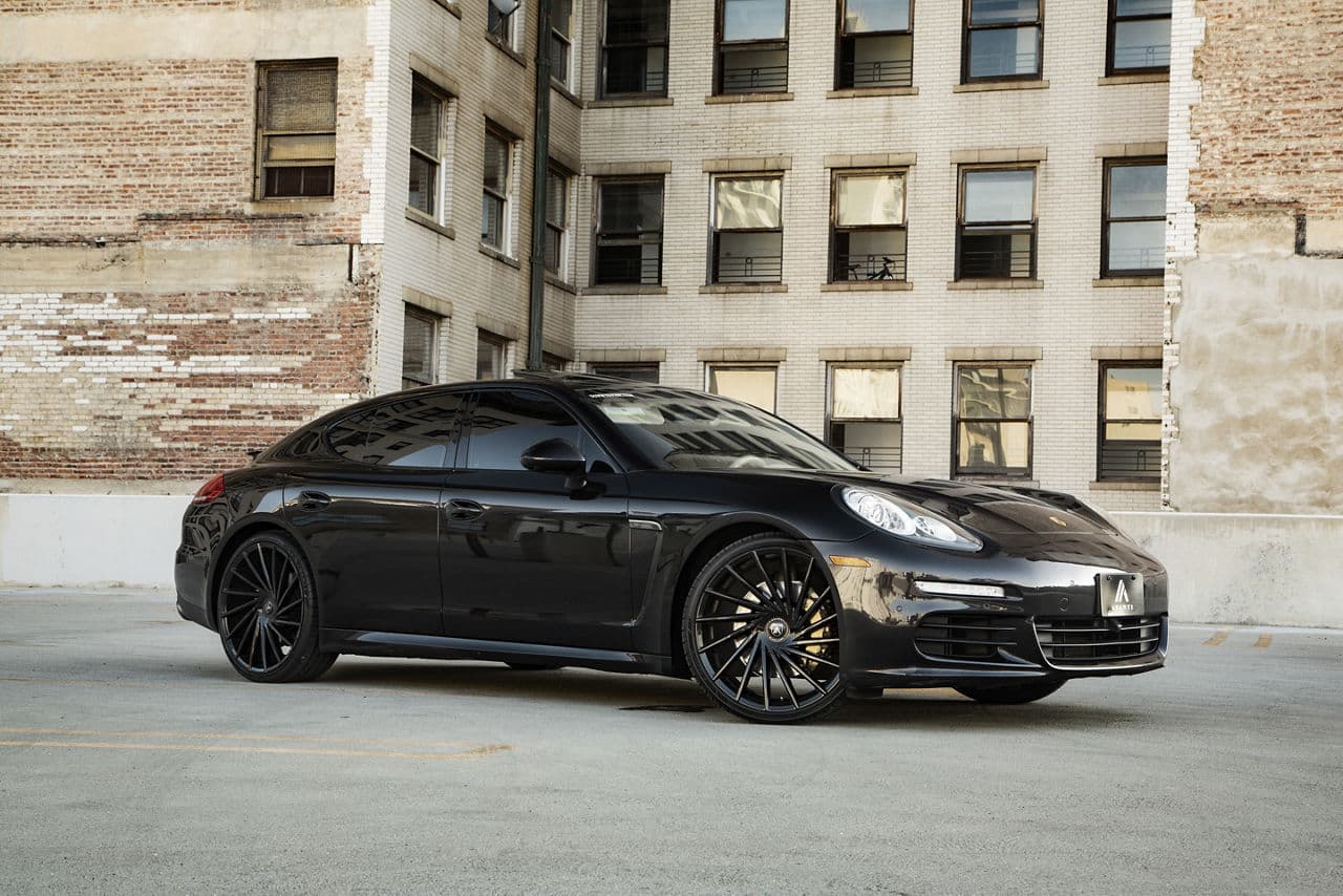 Front view of 2018 Porsche Panamera with wheels