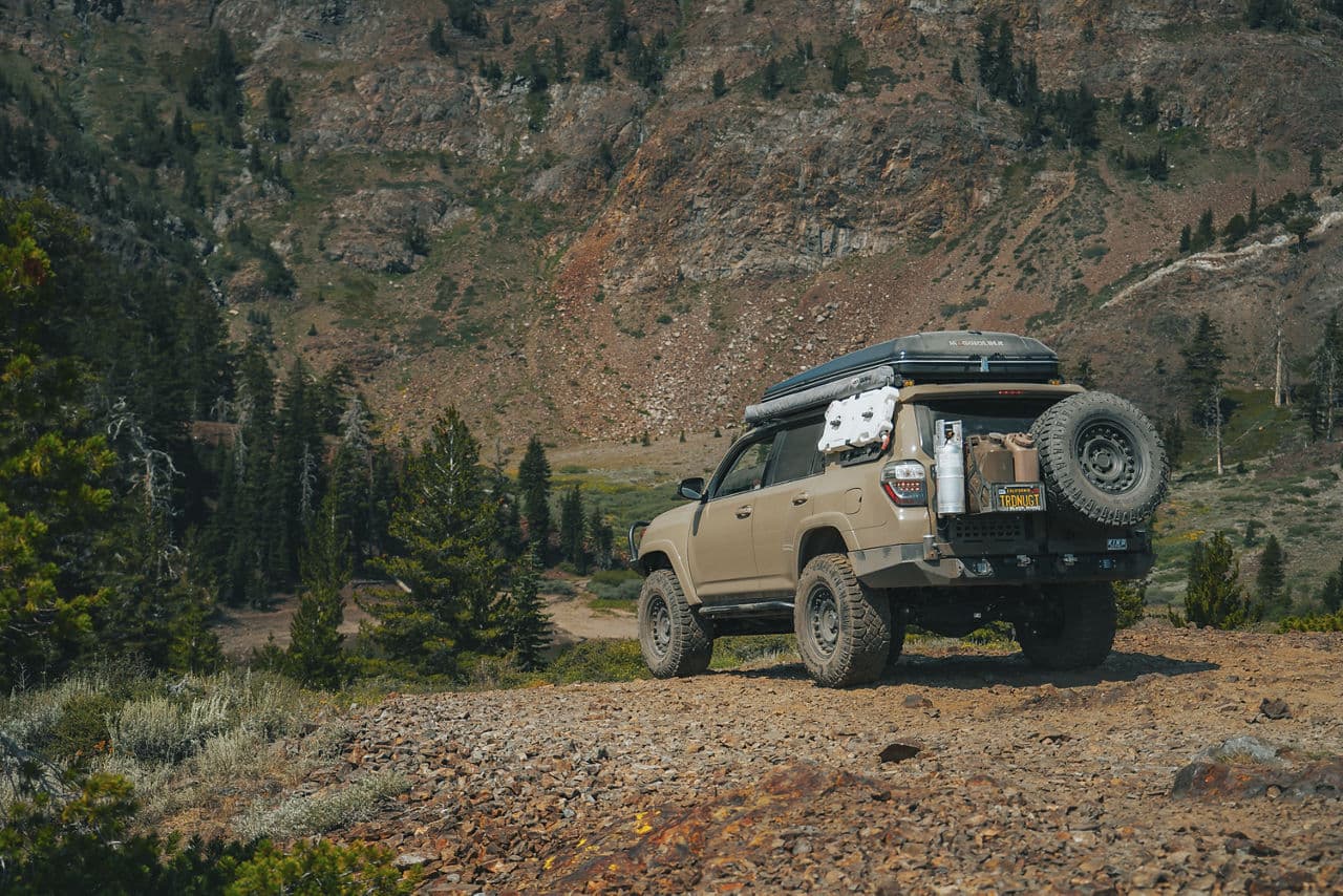 Front view of 2018 Toyota 4Runner with truck suv wheels
