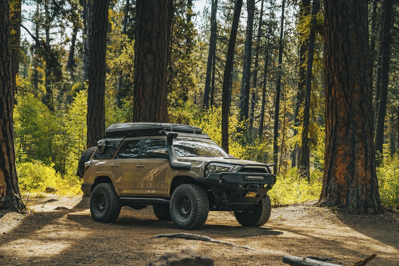 Rear view of 2018 Toyota 4Runner with truck suv wheels