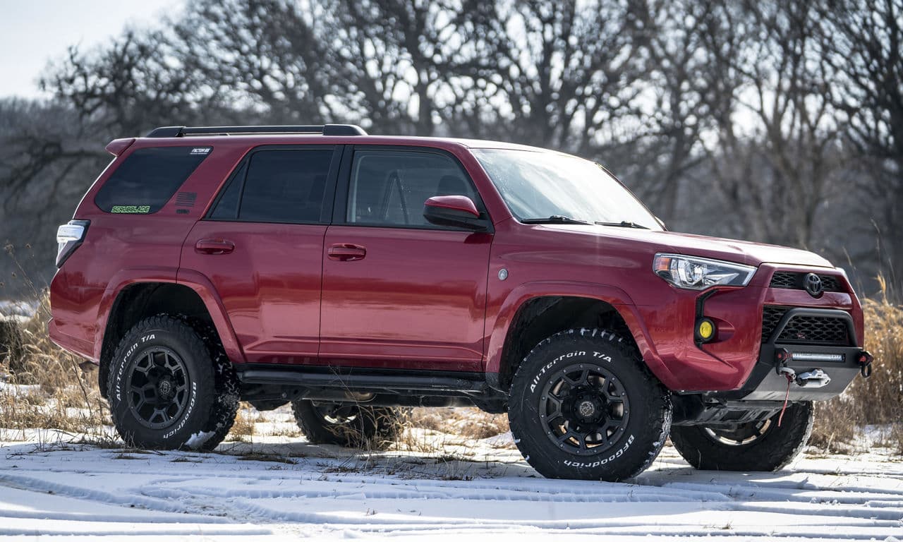 Side profile of 2018 Toyota 4Runner with wheels