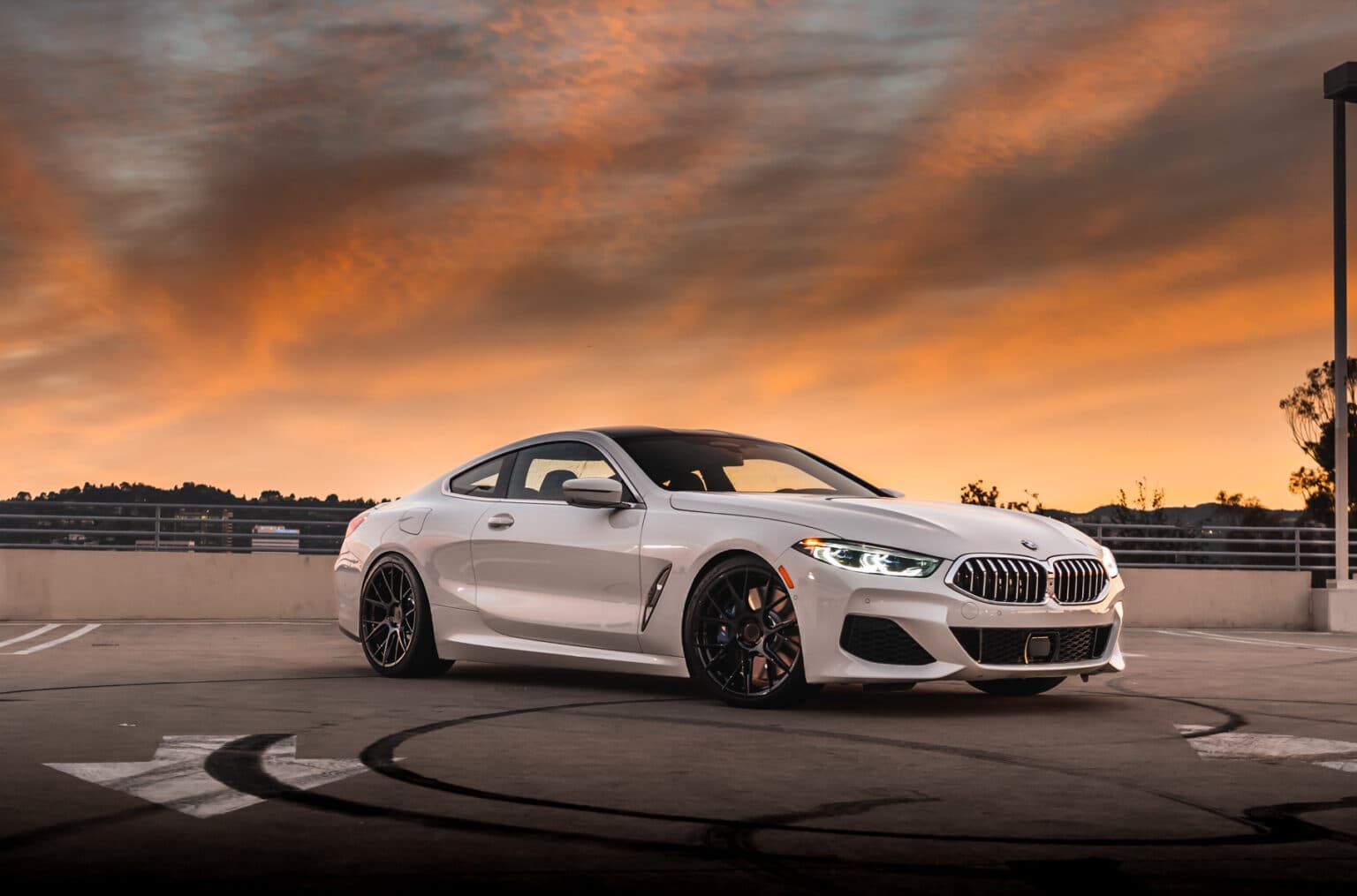 2019 BMW M850i — wheels, front view