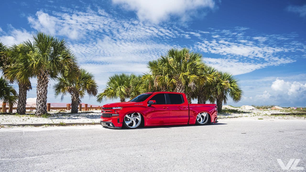 Front view of 2019 Chevrolet Silverado with wheels