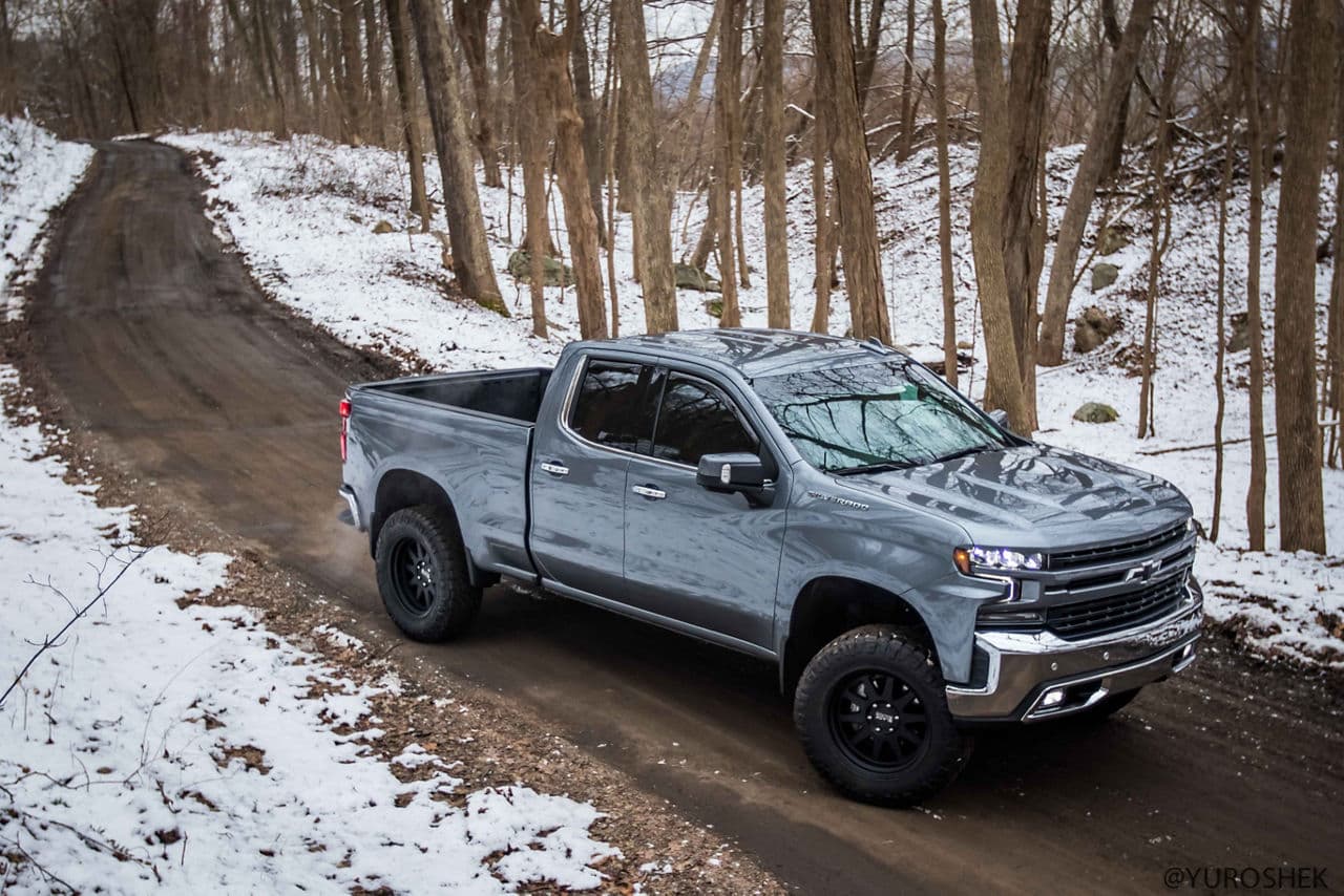 Rear view of 2019 Chevrolet Silverado with wheels