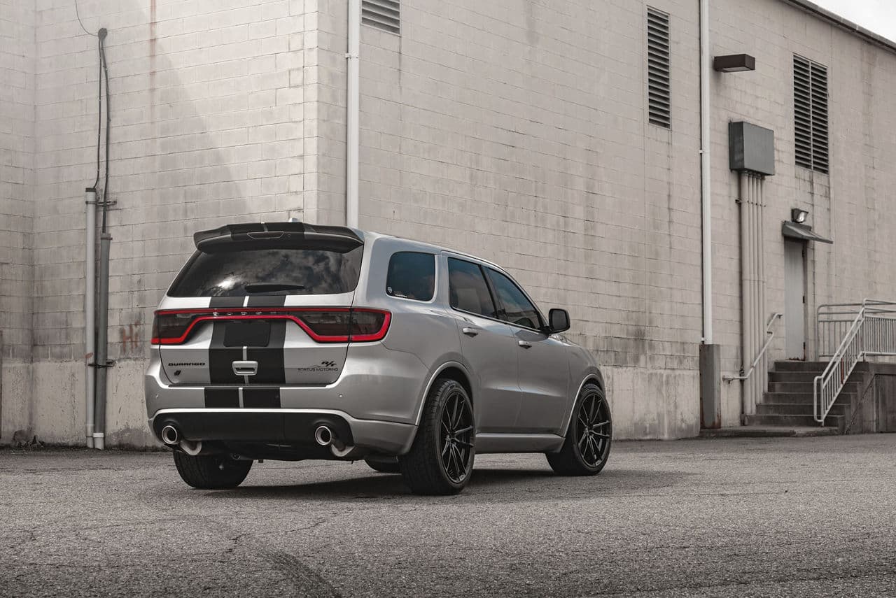 Rear view of 2019 Dodge Durango with wheels