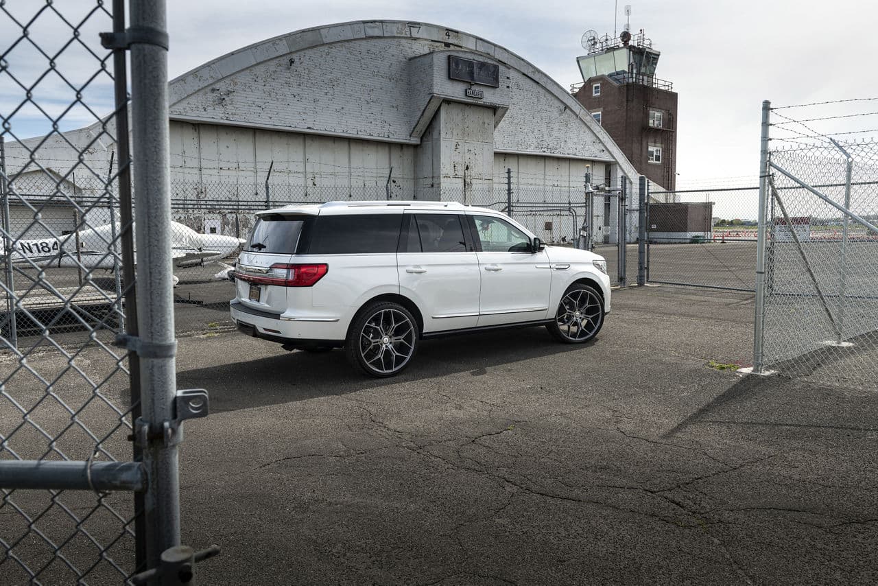 Rear view of 2019 Lincoln Navigator with wheels