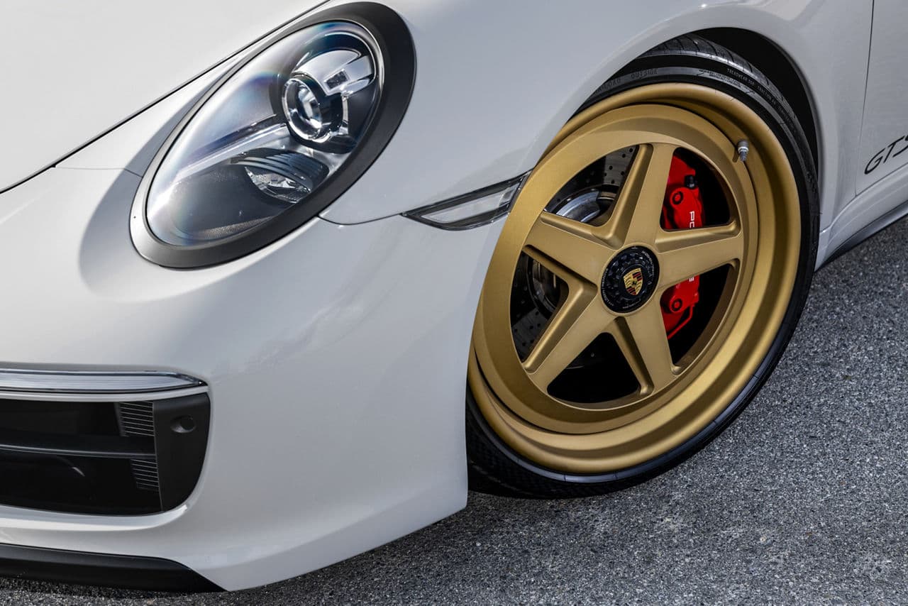 Interior of 2019 Porsche 991 with wheels