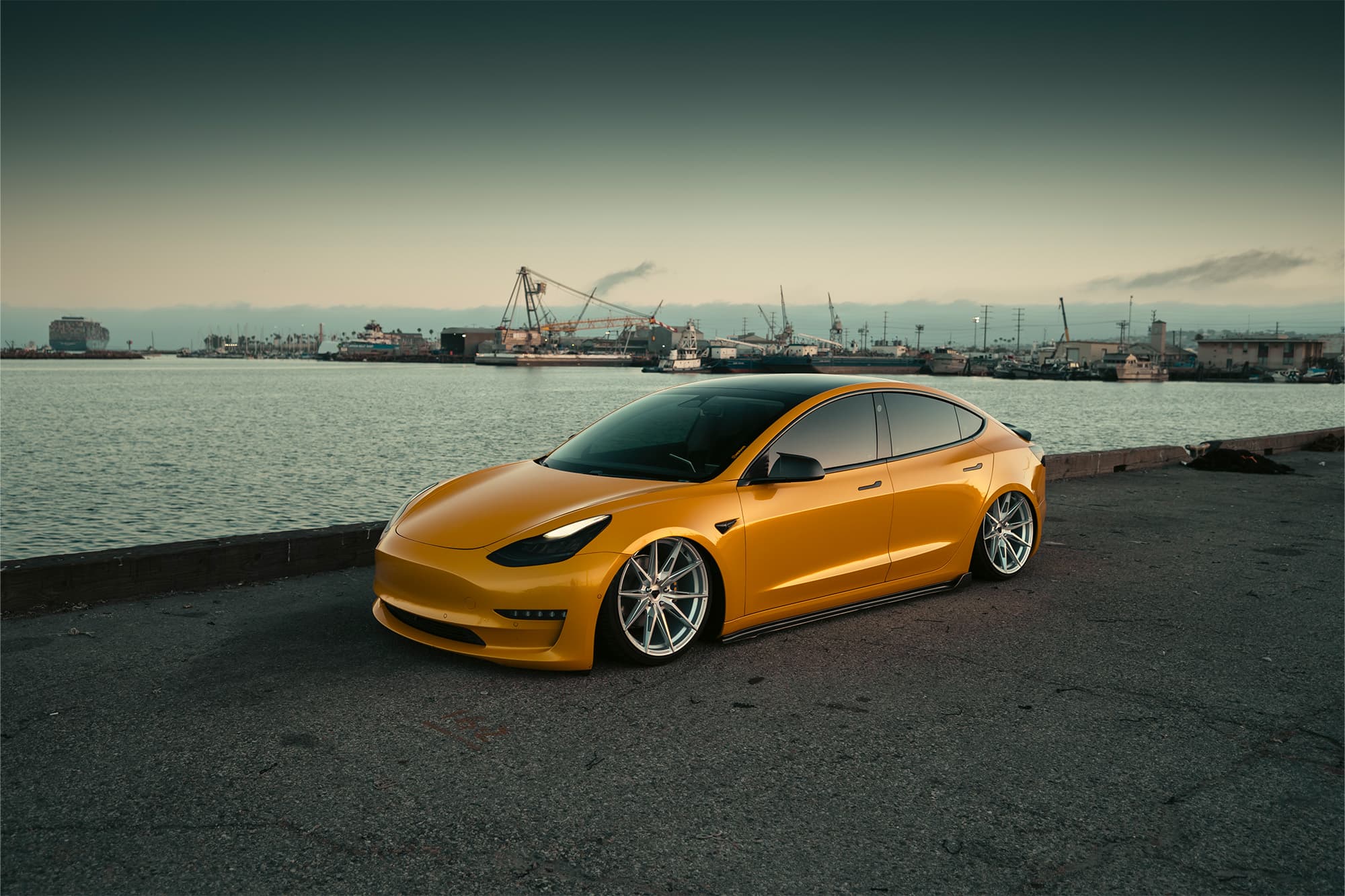 2019 Tesla Model 3 — tuner wheels, side profile