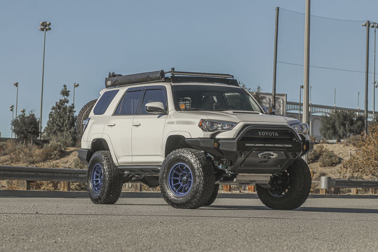 Side profile of 2019 Toyota 4Runner with wheels