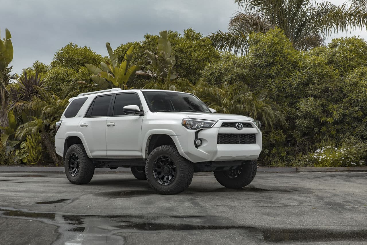 Front view of 2019 Toyota 4Runner with wheels