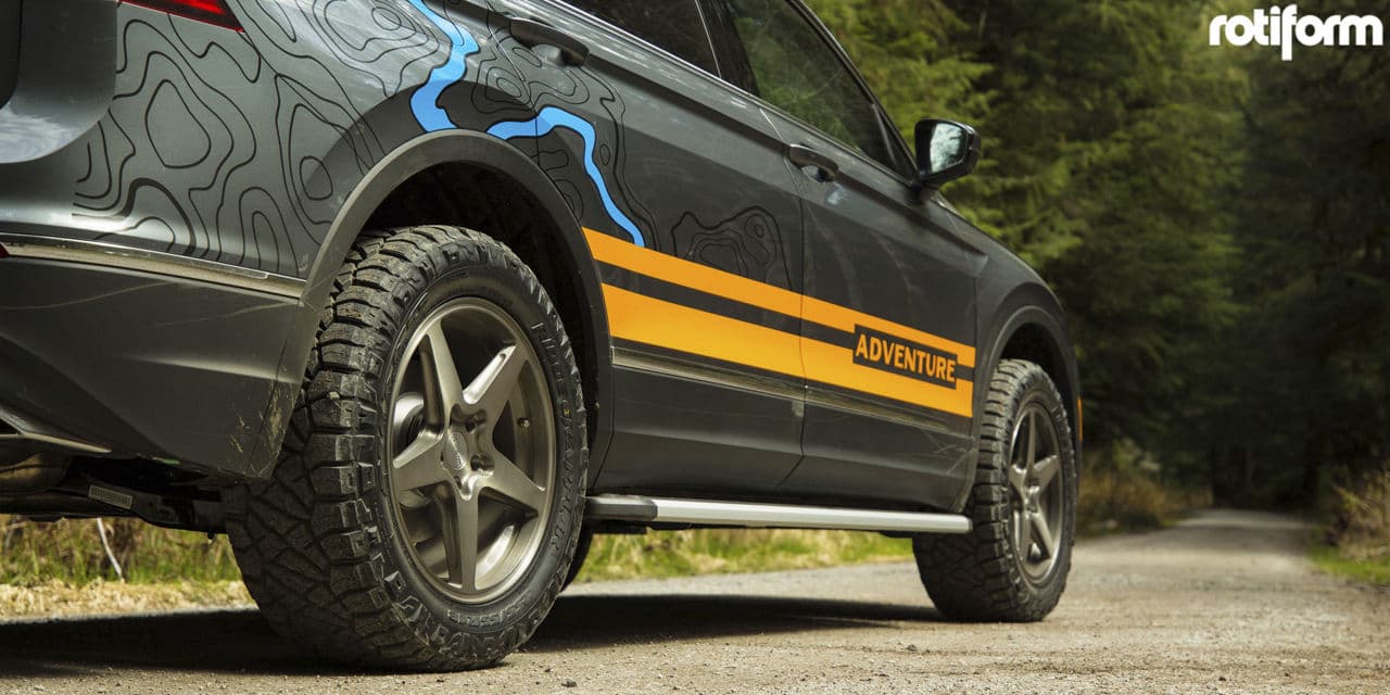 Rear view of 2019 Volkswagen Tiguan with wheels
