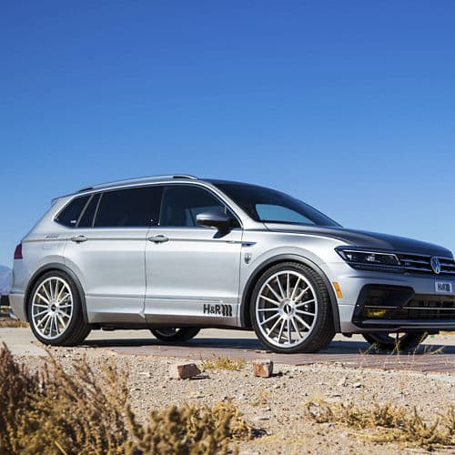 Detail view of 2019 Volkswagen Tiguan with wheels