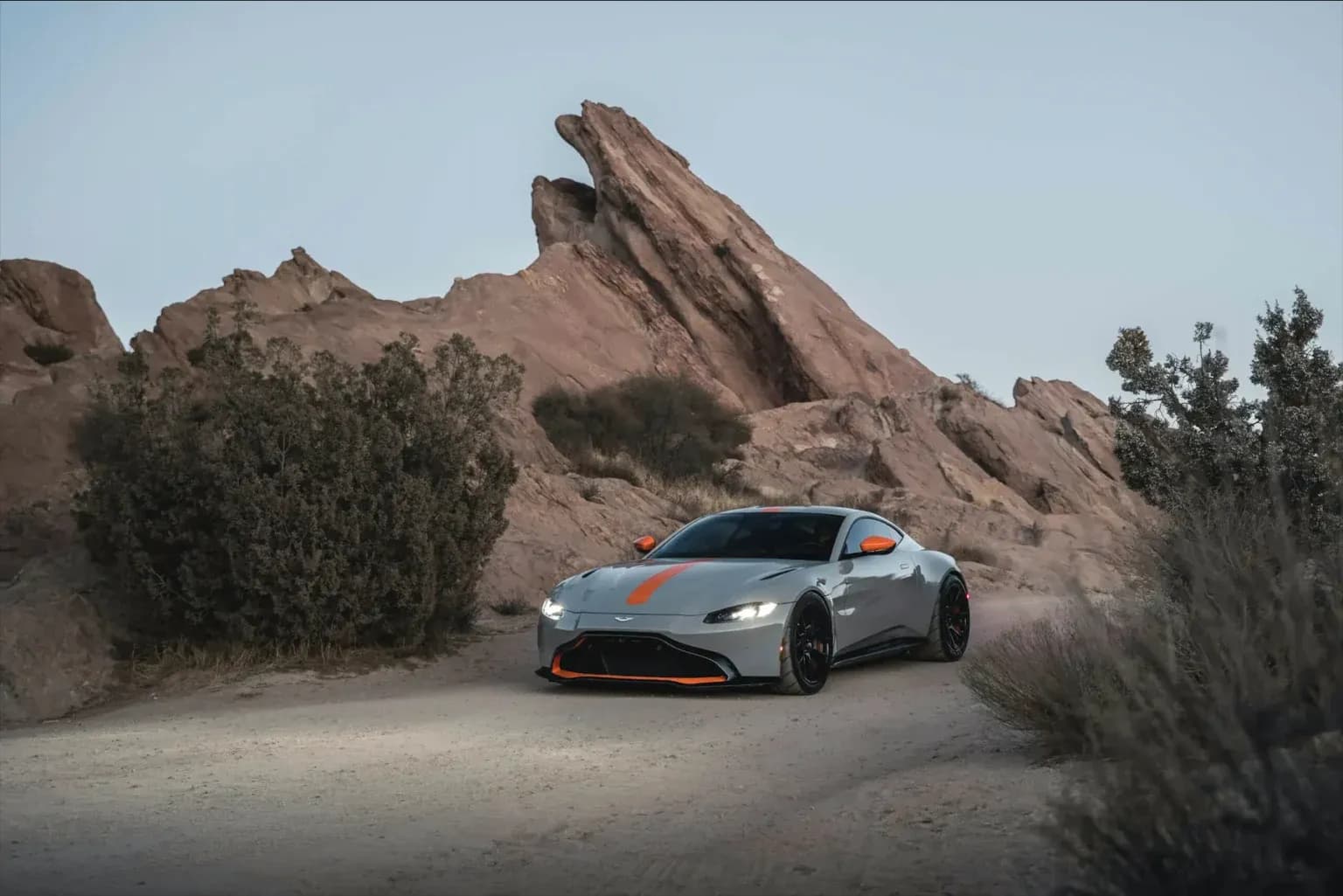 2020 Aston Martin Vantage — wheels, front view