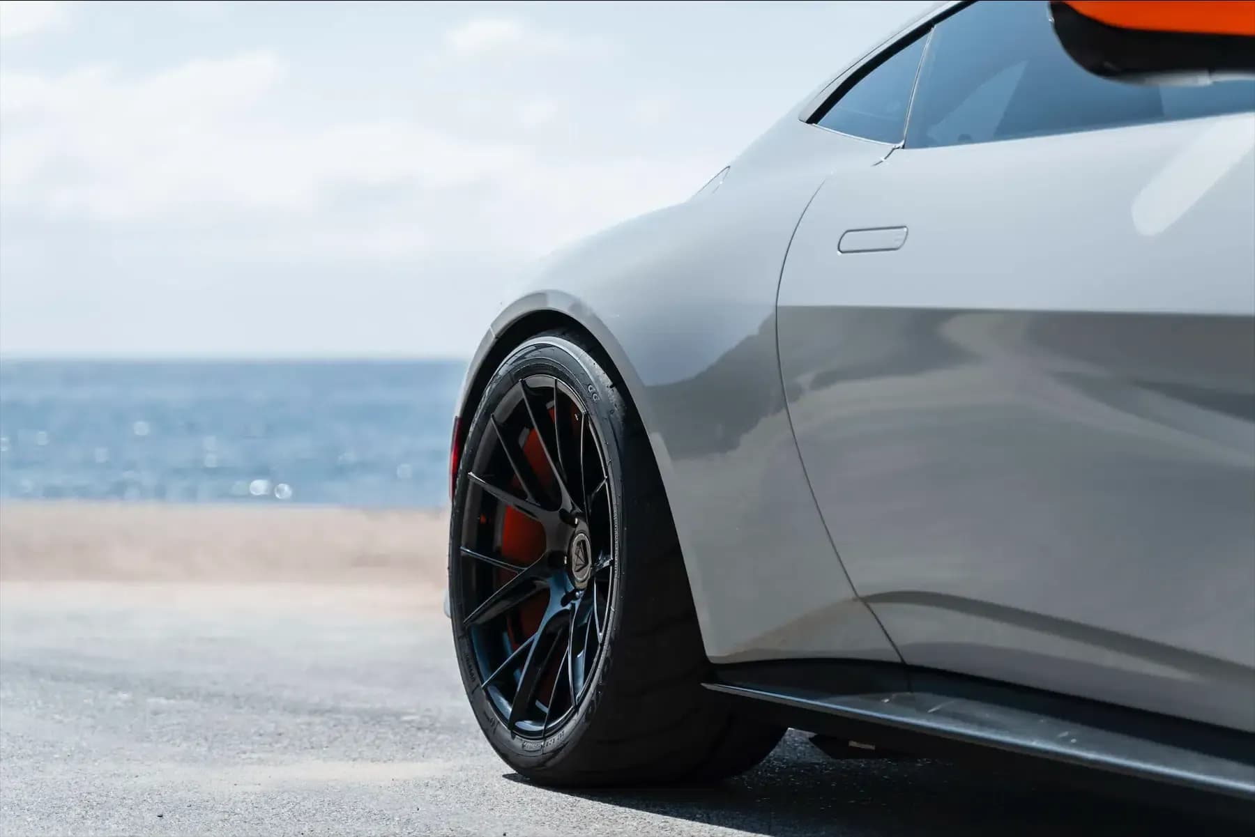 2020 Aston Martin Vantage — wheels, interior