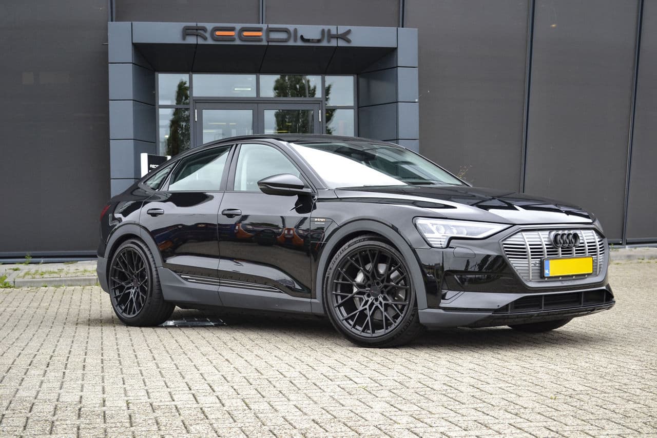 Front view of 2020 Audi e-tron with wheels