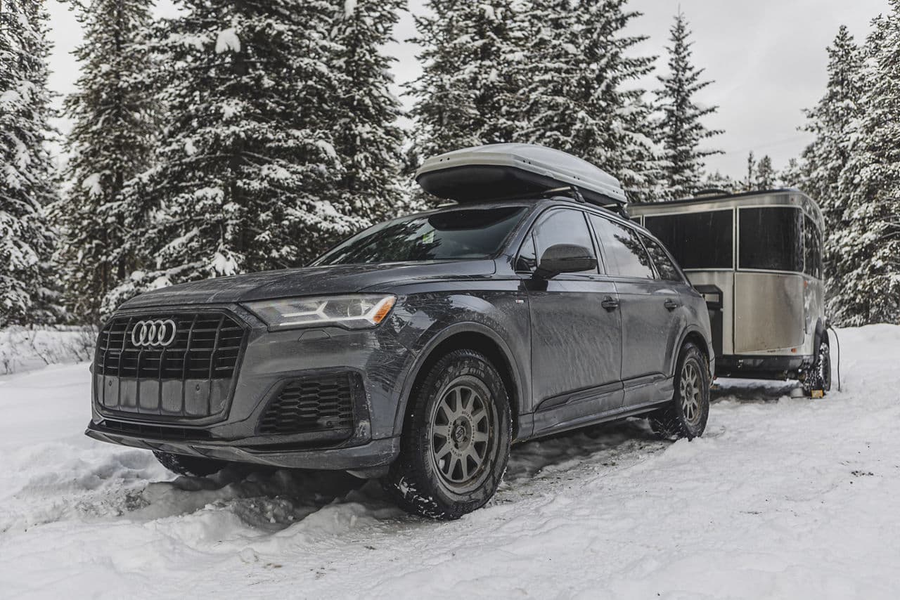Front view of 2020 Audi Q7 with truck suv wheels