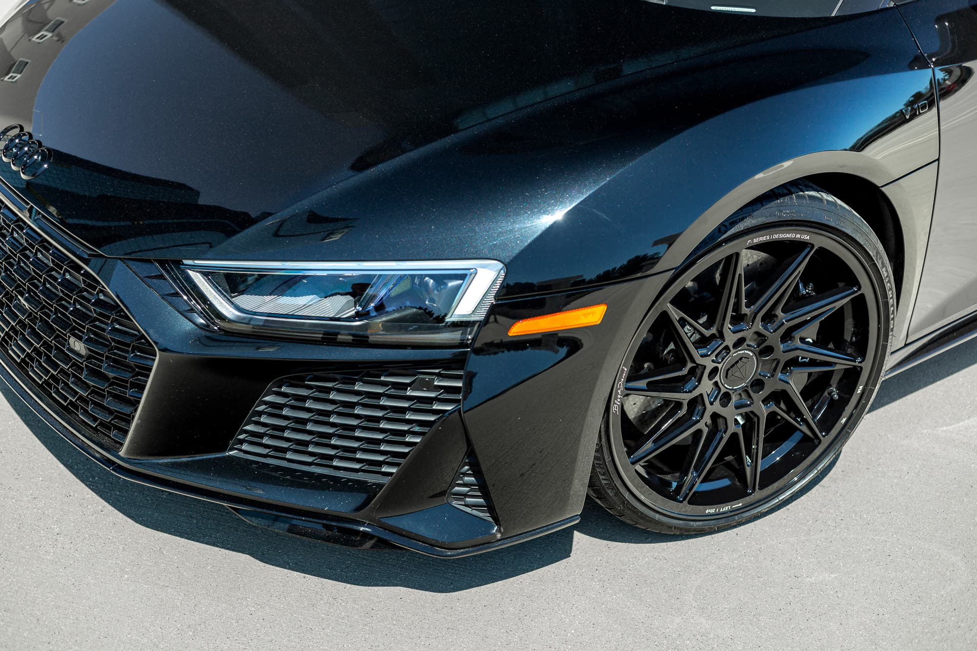 2020 Audi R8 — wheels, interior