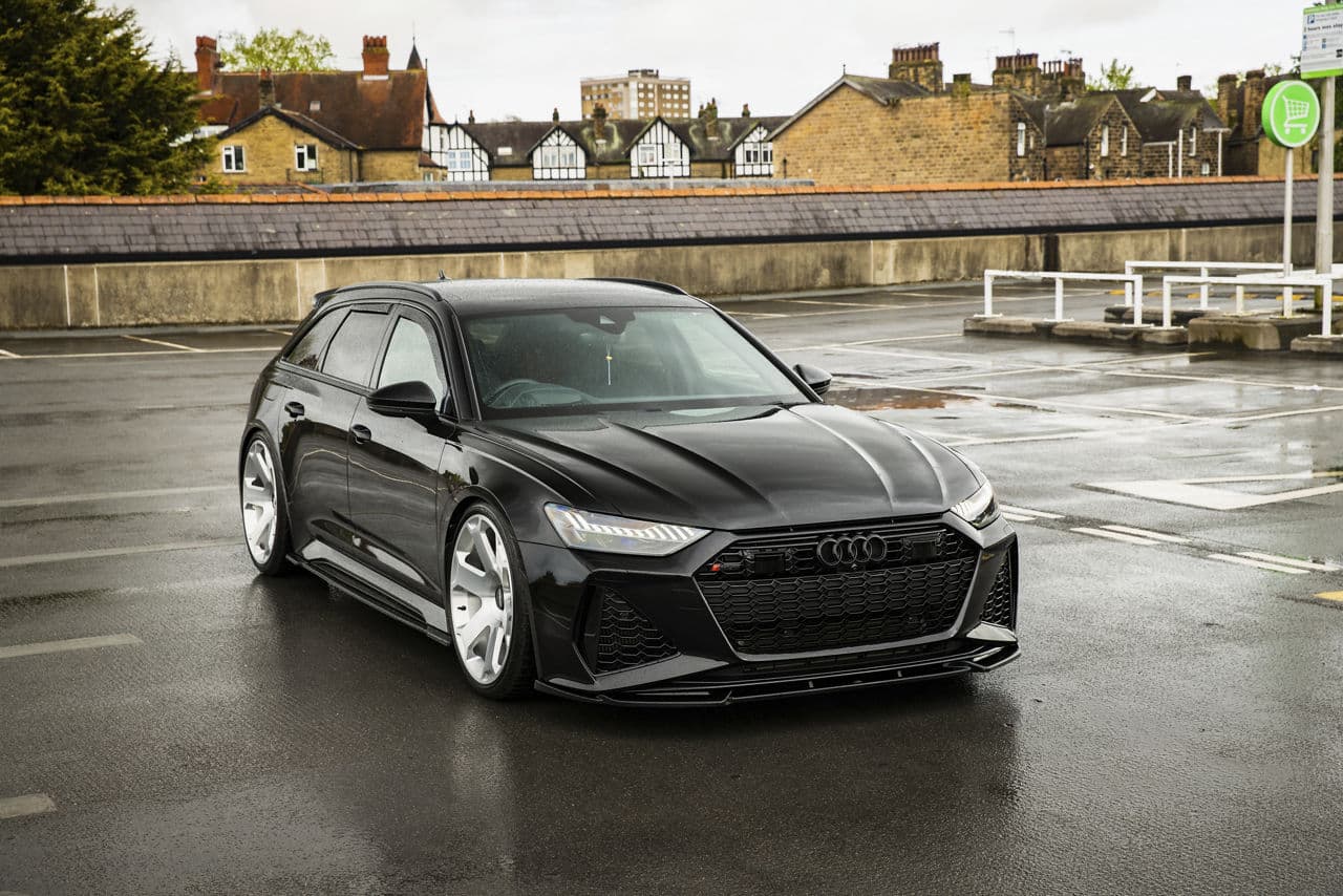 Front view of 2020 Audi RS6 with wheels