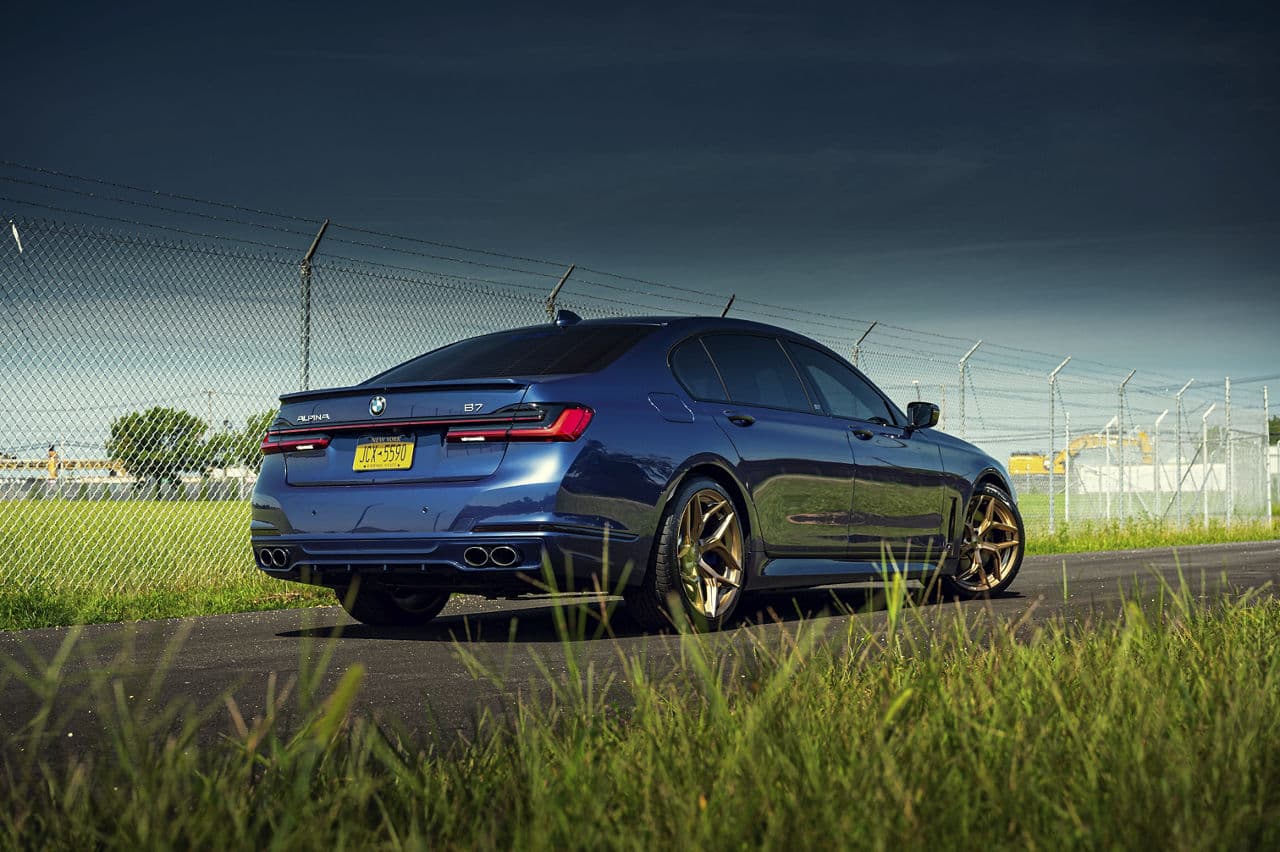 Side profile of 2020 BMW Alpina B7 with wheels