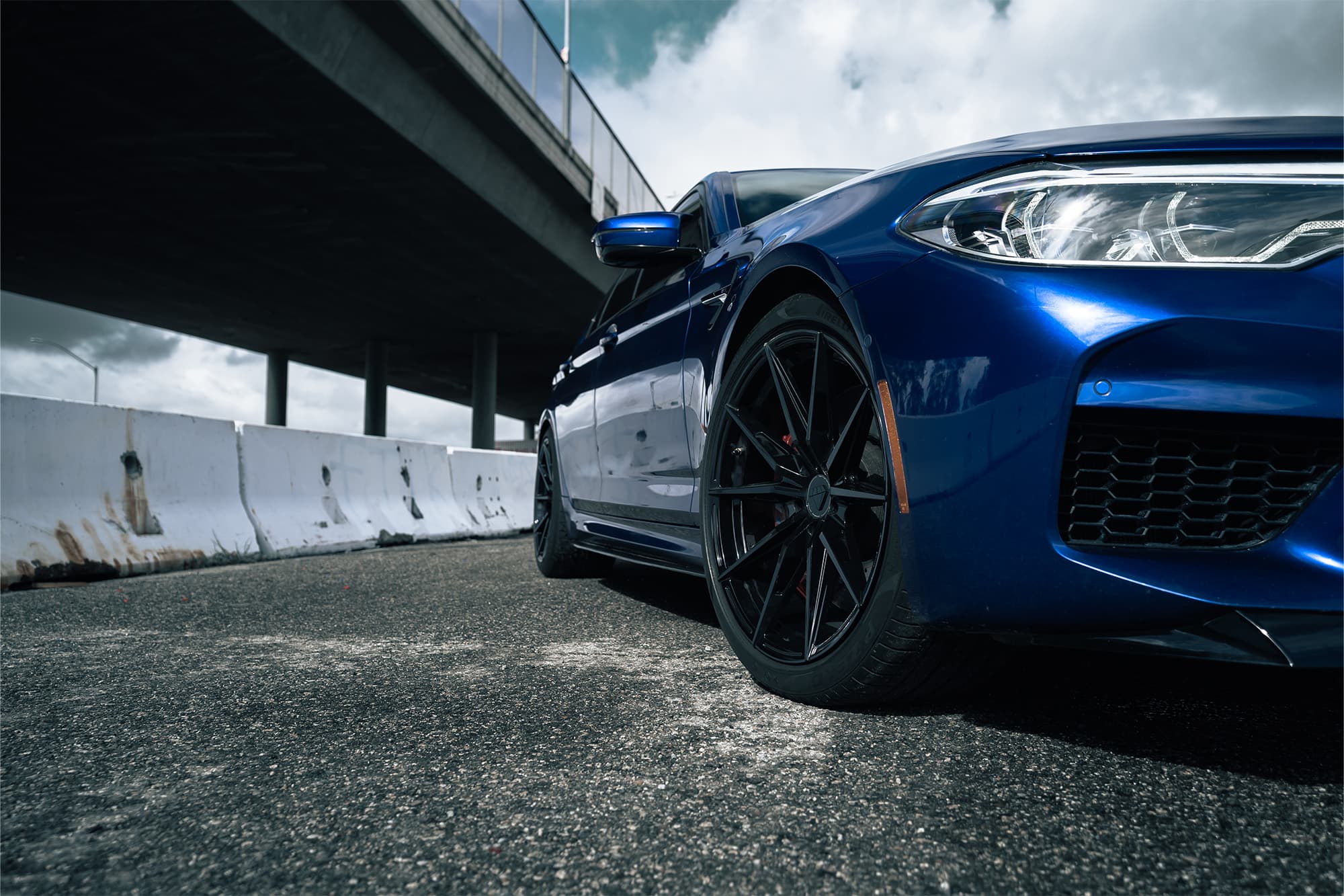 2020 BMW M5 — wheels, interior