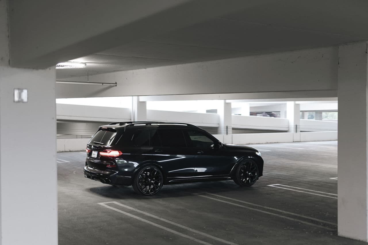 Interior of 2020 BMW X7 with wheels
