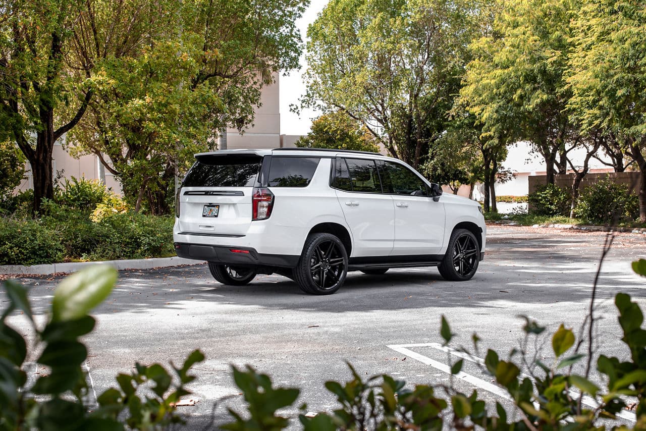 Front view of 2020 Chevrolet Tahoe with wheels