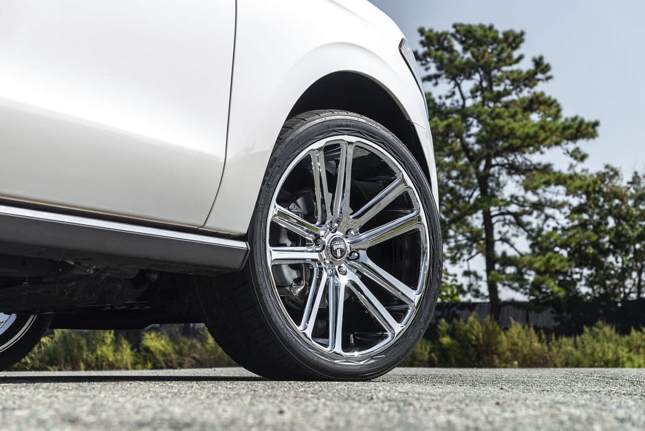 Rear view of 2020 Ford Expedition with wheels