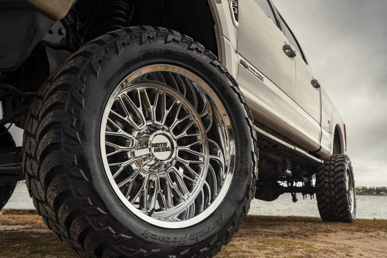 Rear view of 2020 Ford F250 with wheels