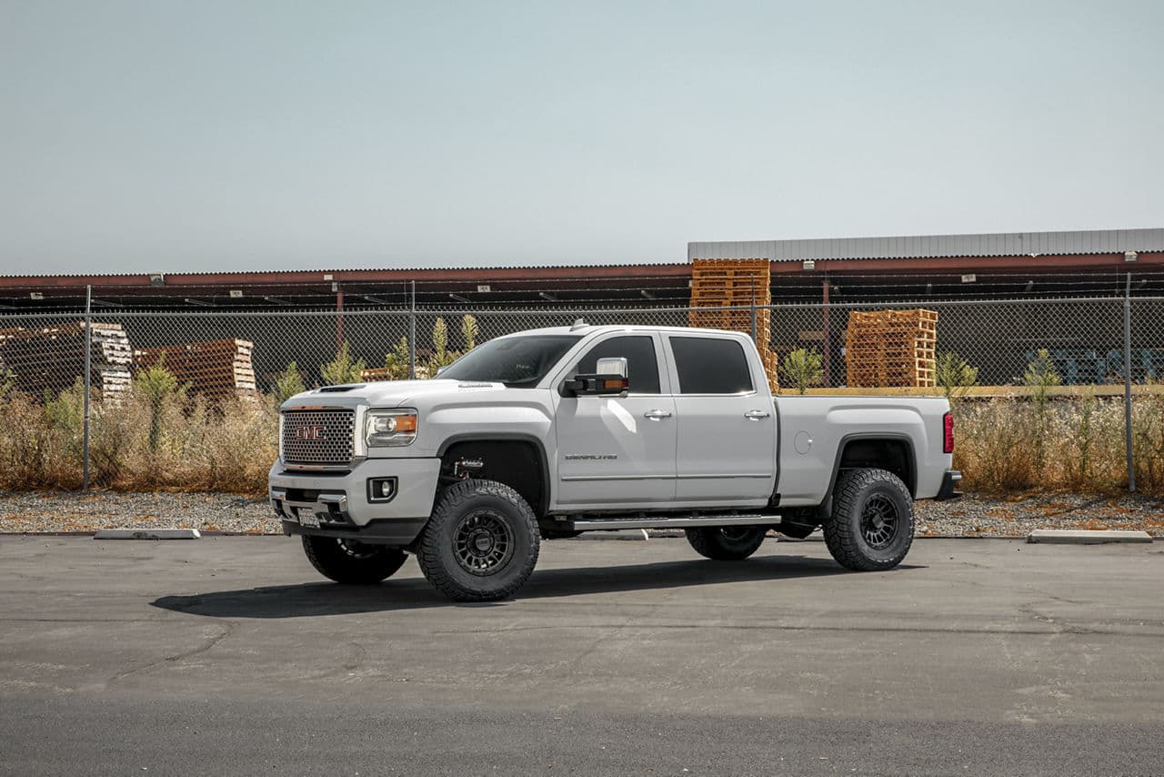 Front view of 2020 GMC 2500 Denali with wheels