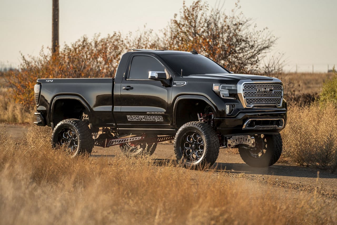 Side profile of 2020 GMC Sierra with wheels