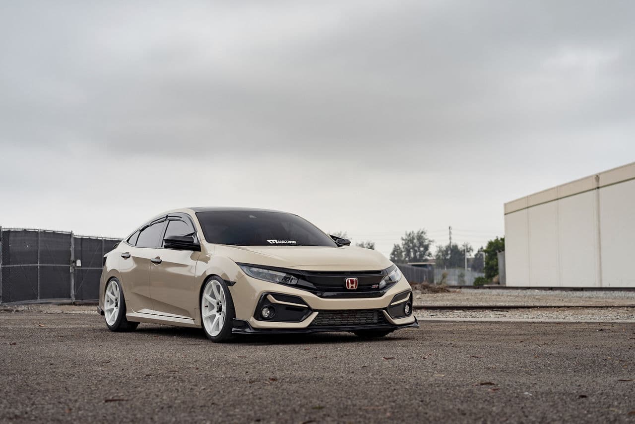 Front view of 2020 Honda Civic with wheels