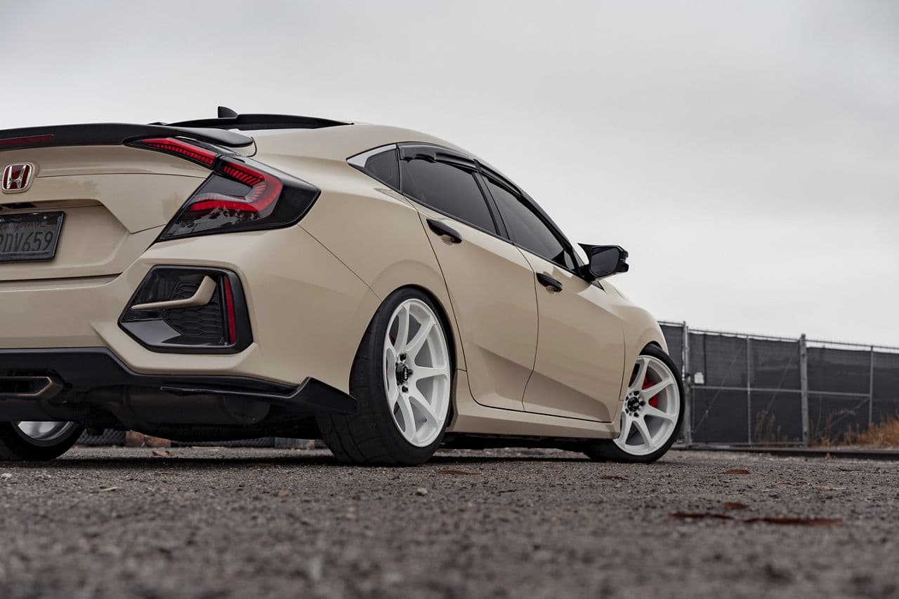 Side profile of 2020 Honda Civic with wheels