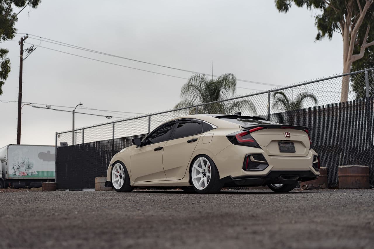 Detail view of 2020 Honda Civic with wheels