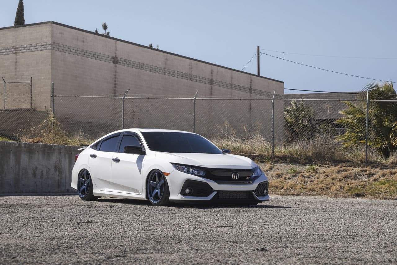 Front view of 2020 Honda Civic with wheels
