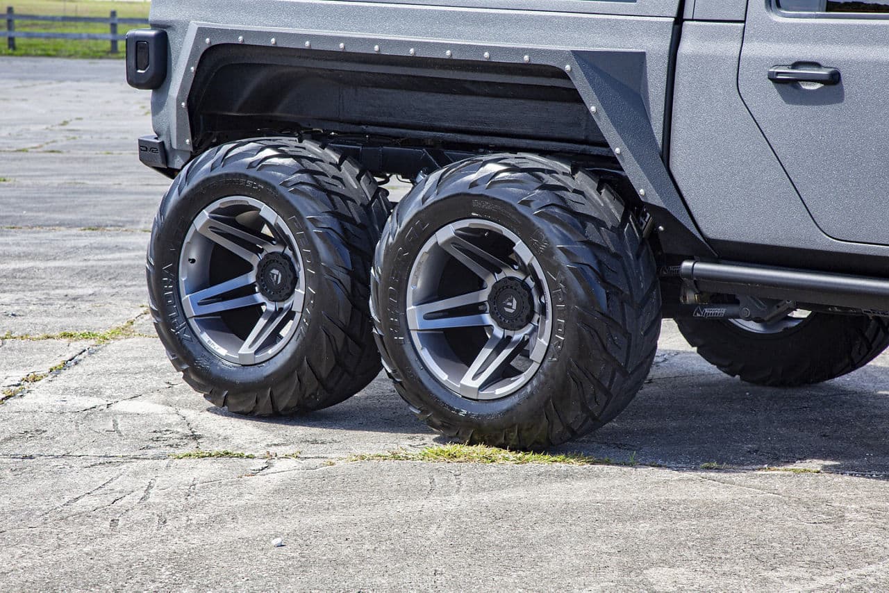 Side profile of 2020 Jeep Gladiator 6x6 with wheels