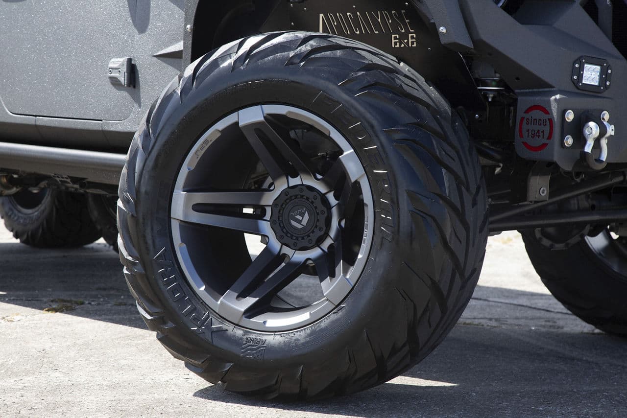 Detail view of 2020 Jeep Gladiator 6x6 with wheels