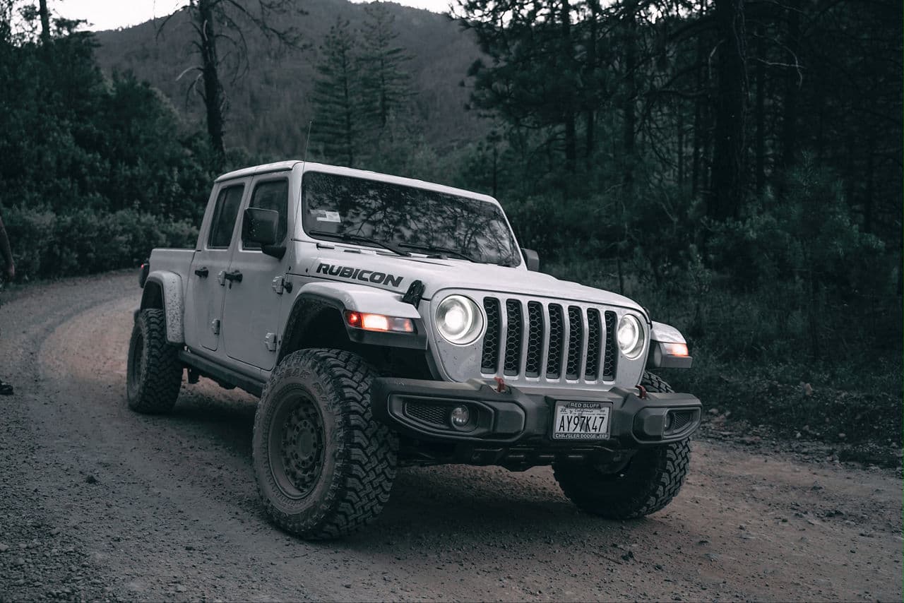 Front view of 2020 Jeep Gladiator with truck suv wheels