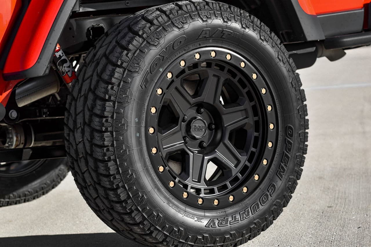 Detail view of 2020 Jeep Gladiator with truck suv wheels